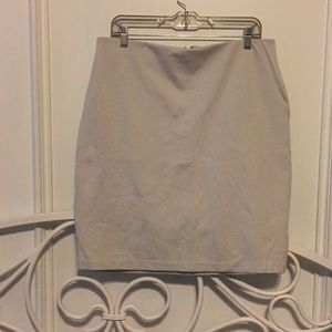 Off white pencil skirt